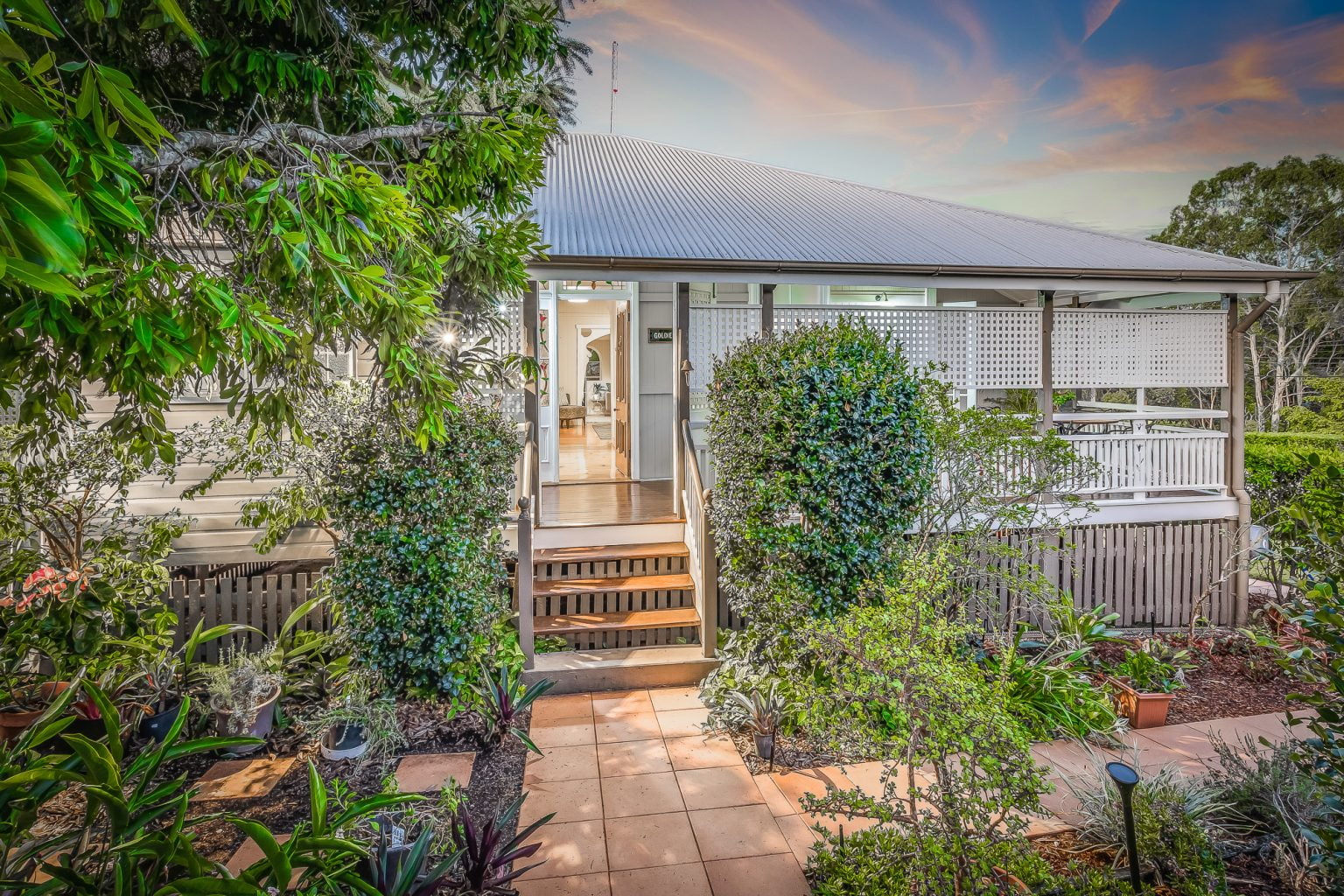 64 Goldieslie Road, INDOOROOPILLY, QLD 4068 AUS
