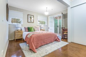 64 Goldieslie Road, INDOOROOPILLY, QLD 4068 AUS
