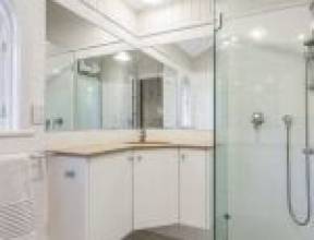 64 Goldieslie Road, INDOOROOPILLY, QLD 4068 AUS