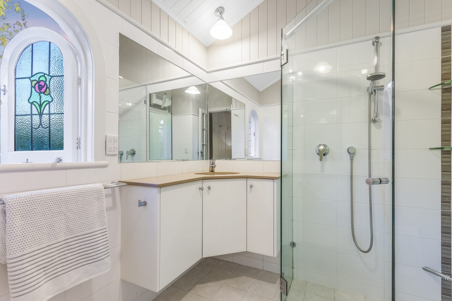 64 Goldieslie Road, INDOOROOPILLY, QLD 4068 AUS