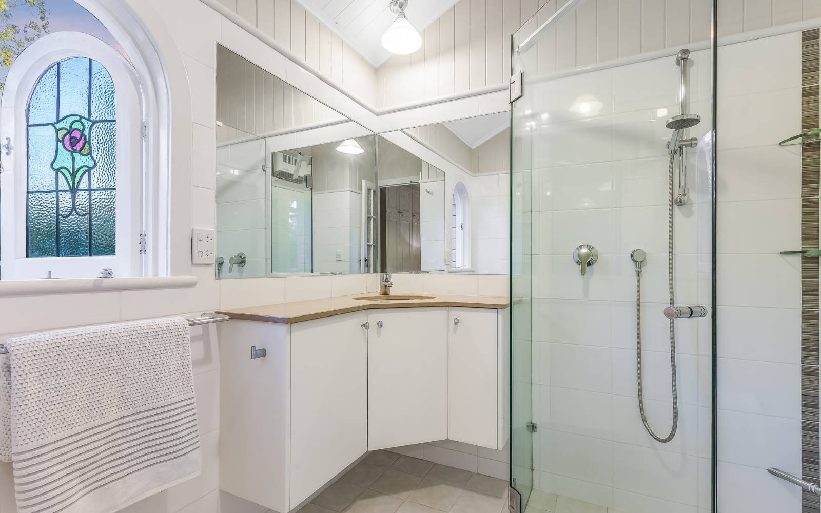 64 Goldieslie Road, INDOOROOPILLY, QLD 4068 AUS