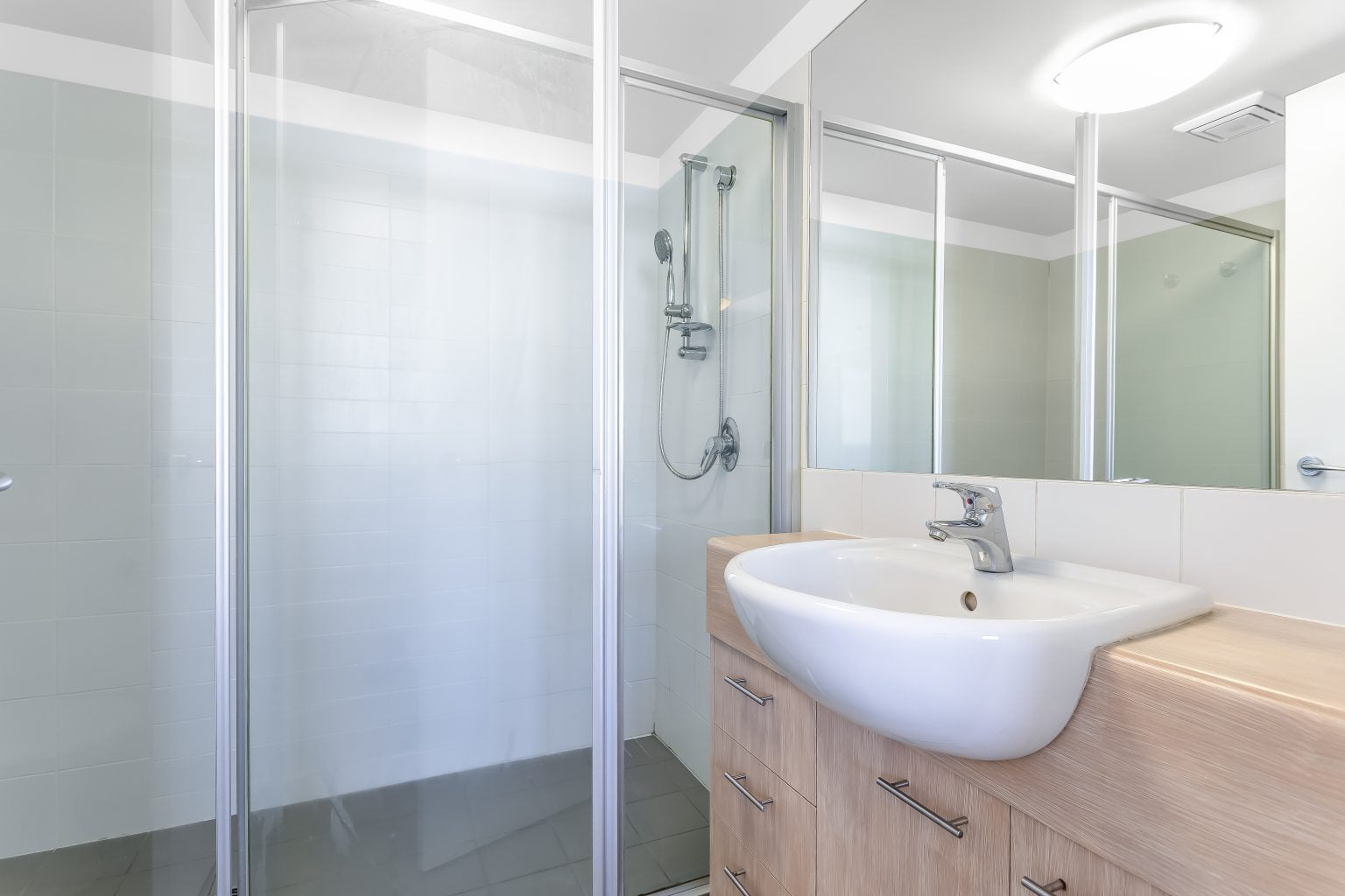 17/16 Grosvenor Road, INDOOROOPILLY, QLD 4068 AUS