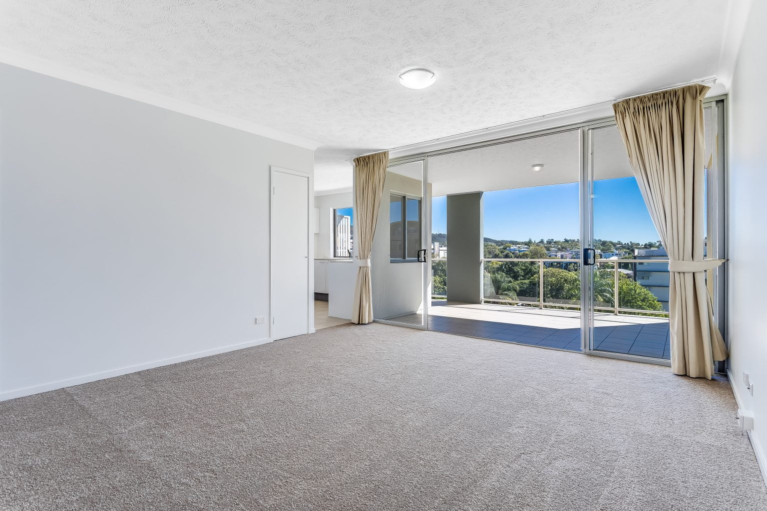 17/16 Grosvenor Road, INDOOROOPILLY, QLD 4068 AUS