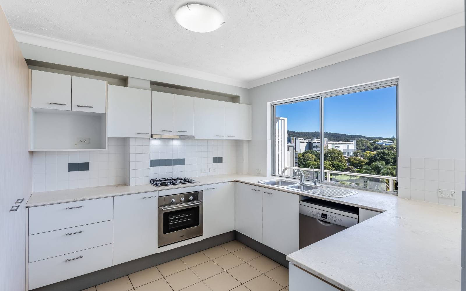 17/16 Grosvenor Road, INDOOROOPILLY, QLD 4068 AUS