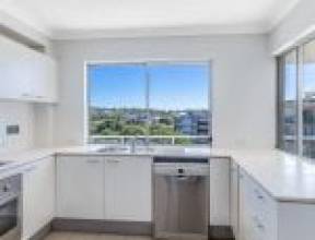 17/16 Grosvenor Road, INDOOROOPILLY, QLD 4068 AUS