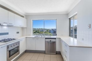17/16 Grosvenor Road, INDOOROOPILLY, QLD 4068 AUS