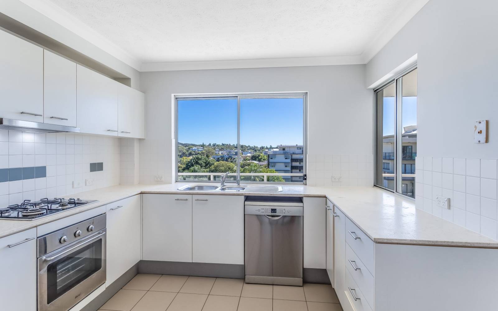 17/16 Grosvenor Road, INDOOROOPILLY, QLD 4068 AUS