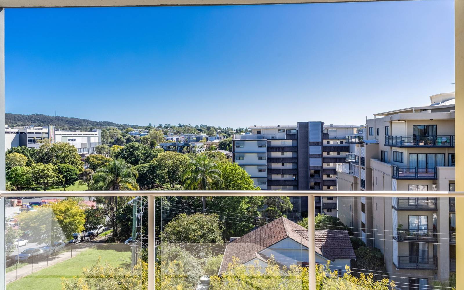 17/16 Grosvenor Road, INDOOROOPILLY, QLD 4068 AUS