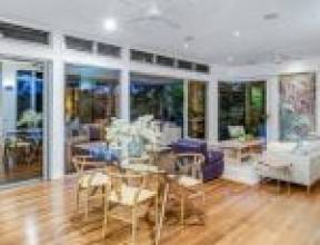 25 Stanfell Street, CORINDA, QLD 4075 AUS