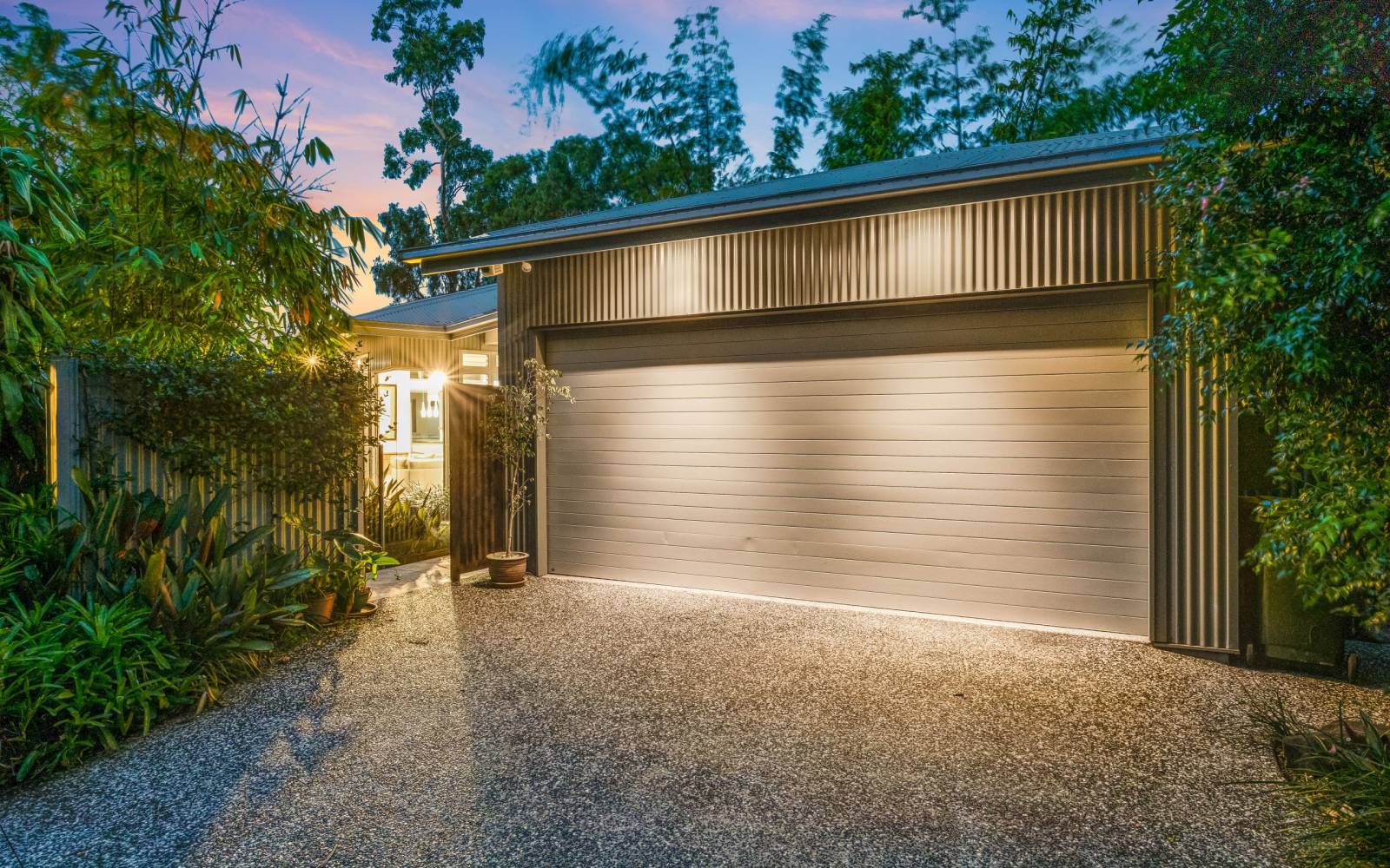 25 Stanfell Street, CORINDA, QLD 4075 AUS