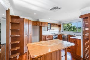 1030 South Pine Road, EVERTON HILLS, QLD 4053 AUS