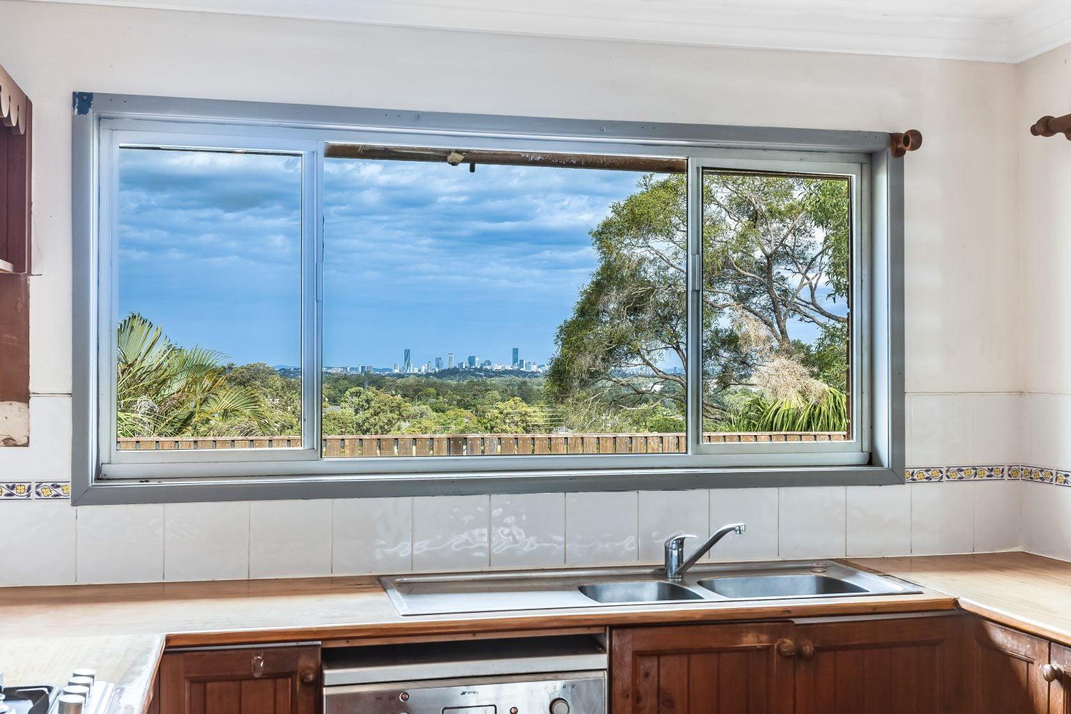 1030 South Pine Road, EVERTON HILLS, QLD 4053 AUS