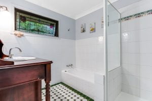 1030 South Pine Road, EVERTON HILLS, QLD 4053 AUS