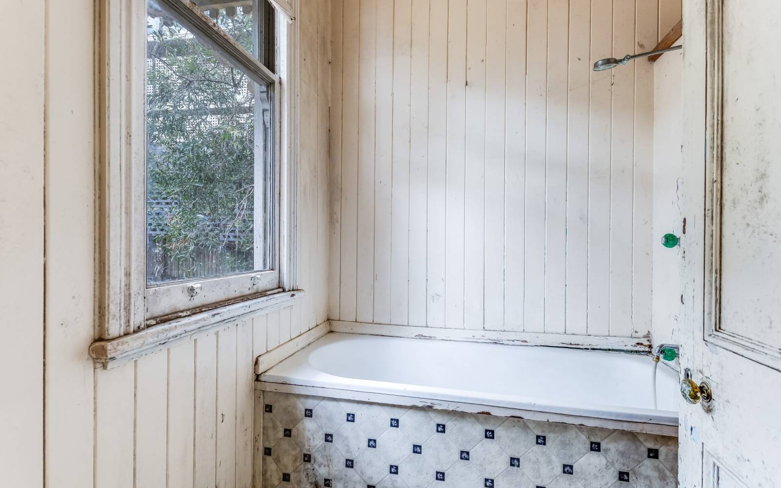 33 Sedgebrook Street, SPRING HILL, QLD 4000 AUS