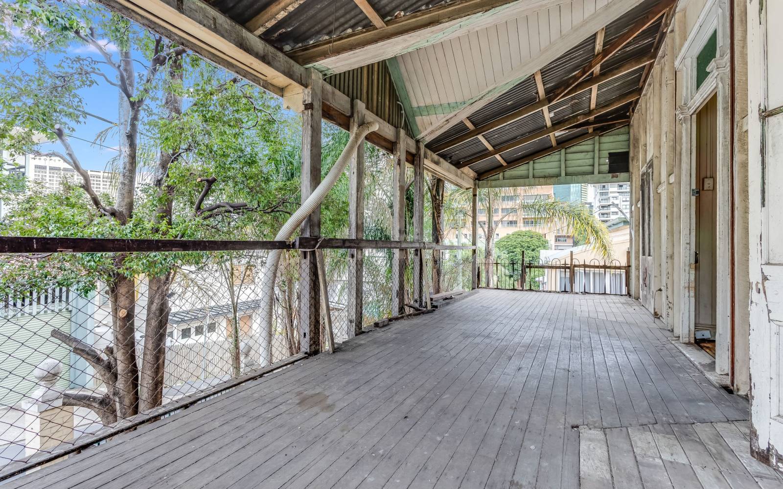 33 Sedgebrook Street, SPRING HILL, QLD 4000 AUS