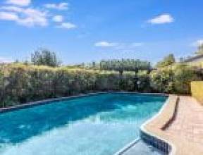 18 Roxburgh Street, KENMORE, QLD 4069 AUS