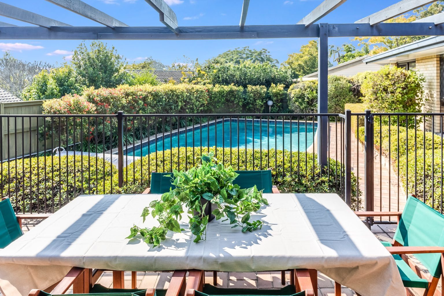 18 Roxburgh Street, KENMORE, QLD 4069 AUS