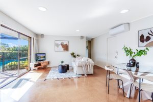 18 Roxburgh Street, KENMORE, QLD 4069 AUS