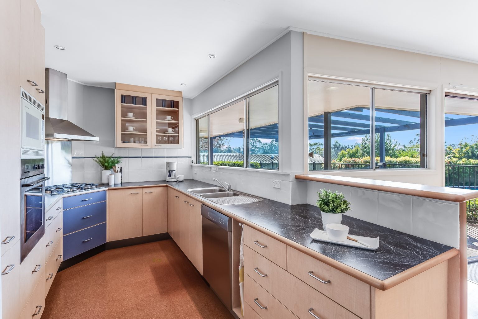 18 Roxburgh Street, KENMORE, QLD 4069 AUS