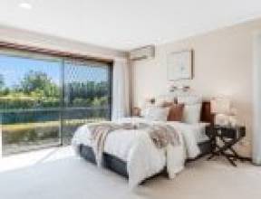 18 Roxburgh Street, KENMORE, QLD 4069 AUS