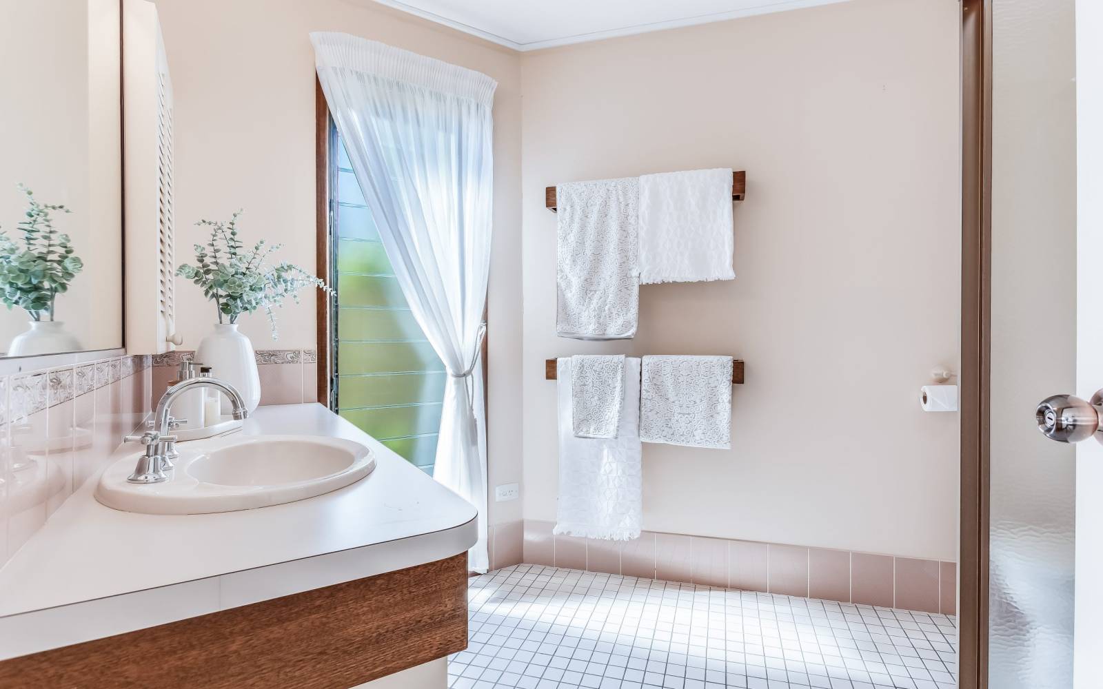 18 Roxburgh Street, KENMORE, QLD 4069 AUS