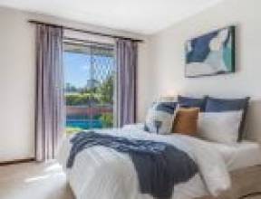 18 Roxburgh Street, KENMORE, QLD 4069 AUS