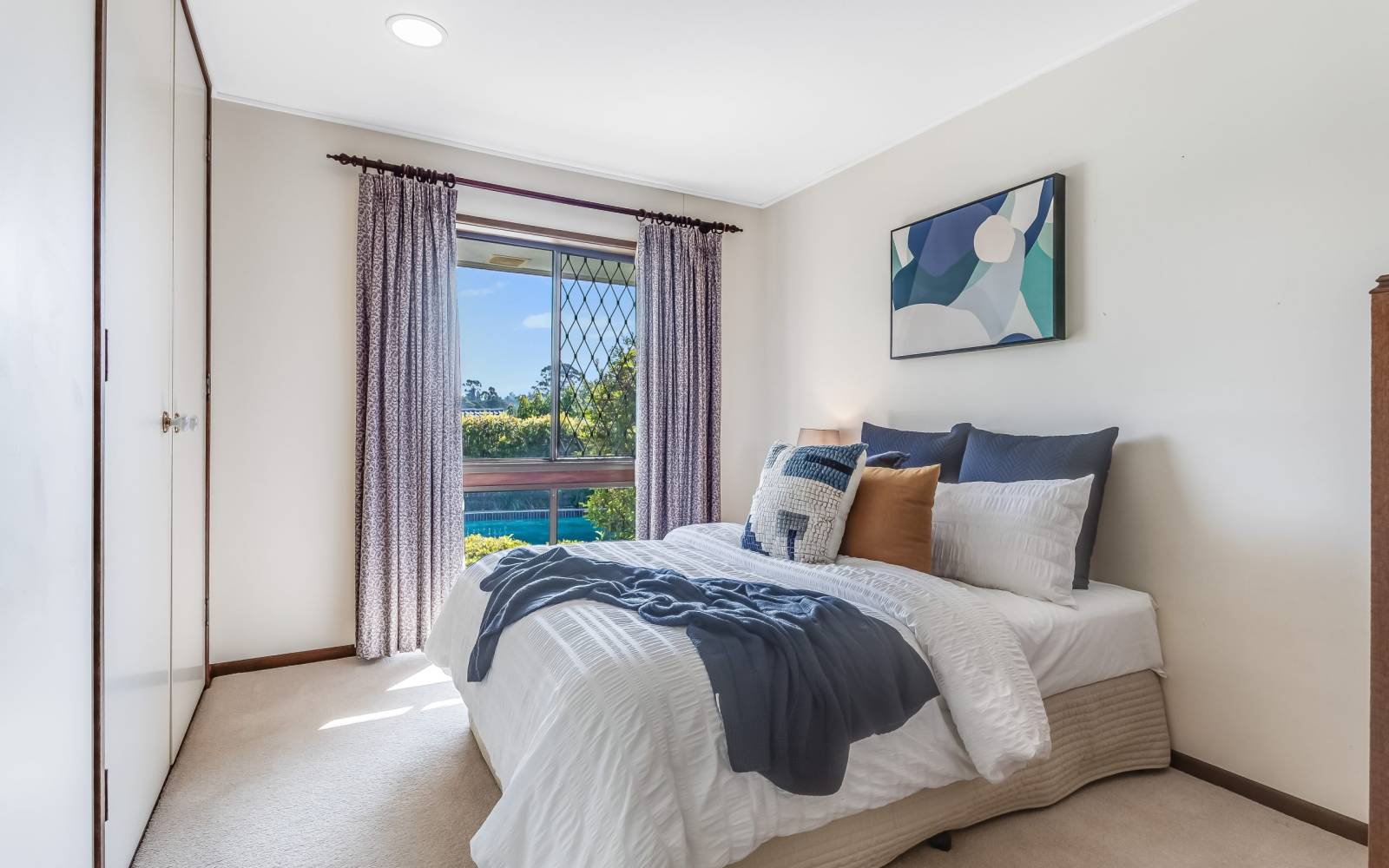 18 Roxburgh Street, KENMORE, QLD 4069 AUS