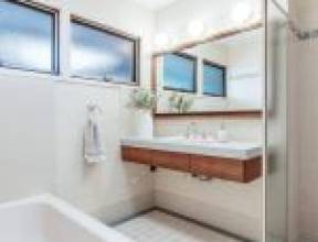 18 Roxburgh Street, KENMORE, QLD 4069 AUS