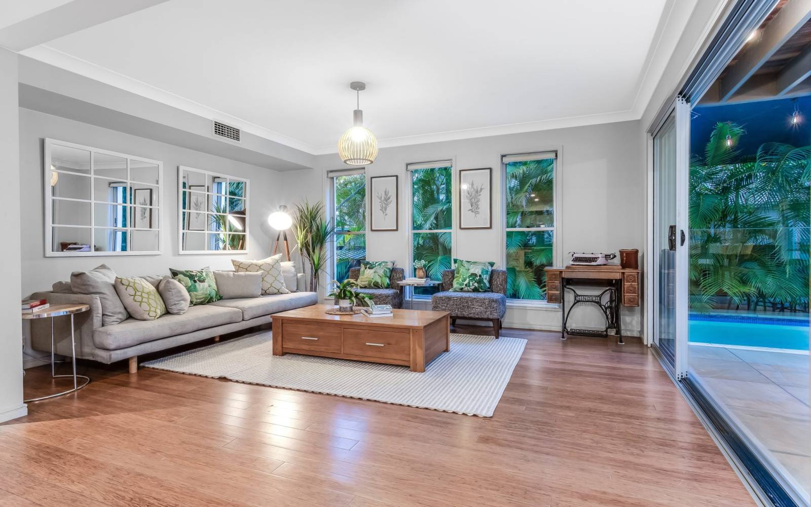 19 Backhousia Crescent, SINNAMON PARK, QLD 4073 AUS