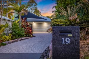19 Backhousia Crescent, SINNAMON PARK, QLD 4073 AUS