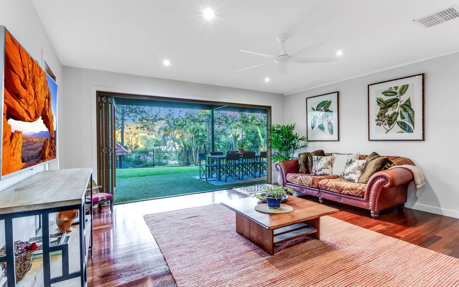 92 Boundary Road, BARDON, QLD 4065 AUS