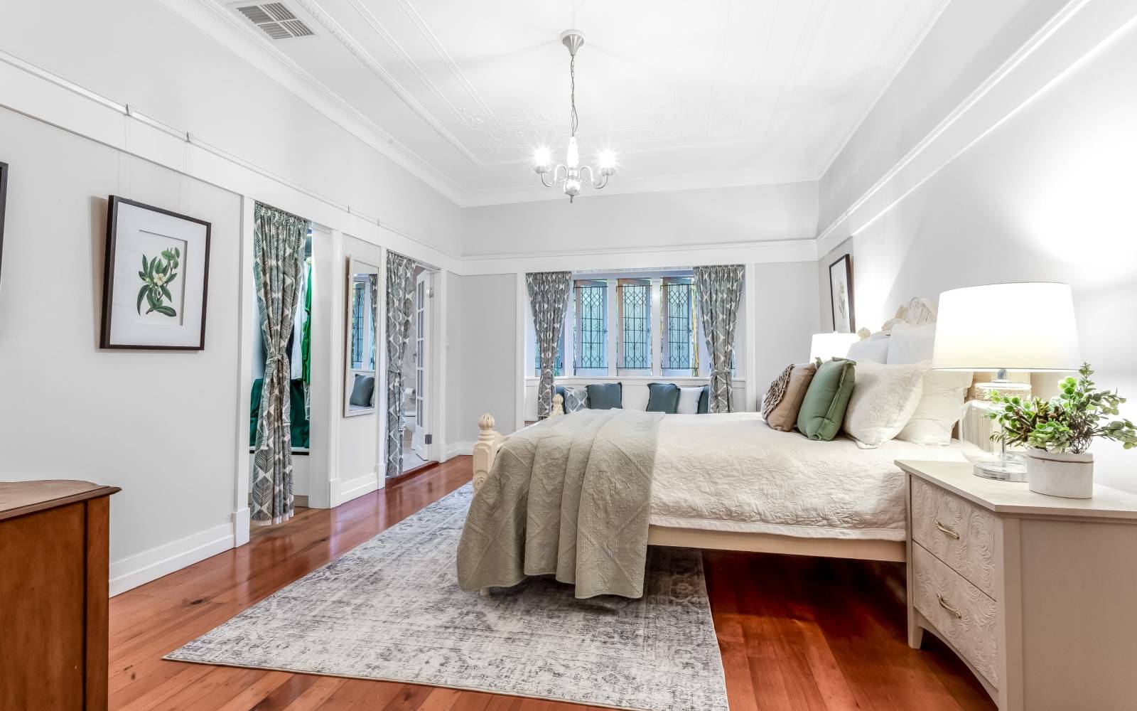 92 Boundary Road, BARDON, QLD 4065 AUS