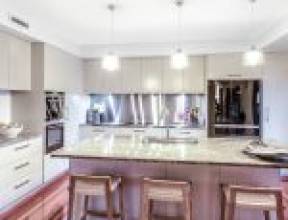 92 Boundary Road, BARDON, QLD 4065 AUS