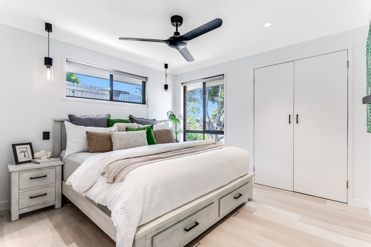 4 Bond Street, ROCHEDALE SOUTH, QLD 4123 AUS