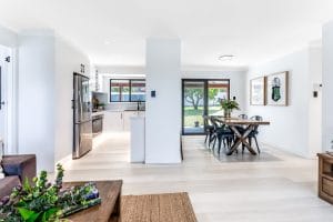 4 Bond Street, ROCHEDALE SOUTH, QLD 4123 AUS