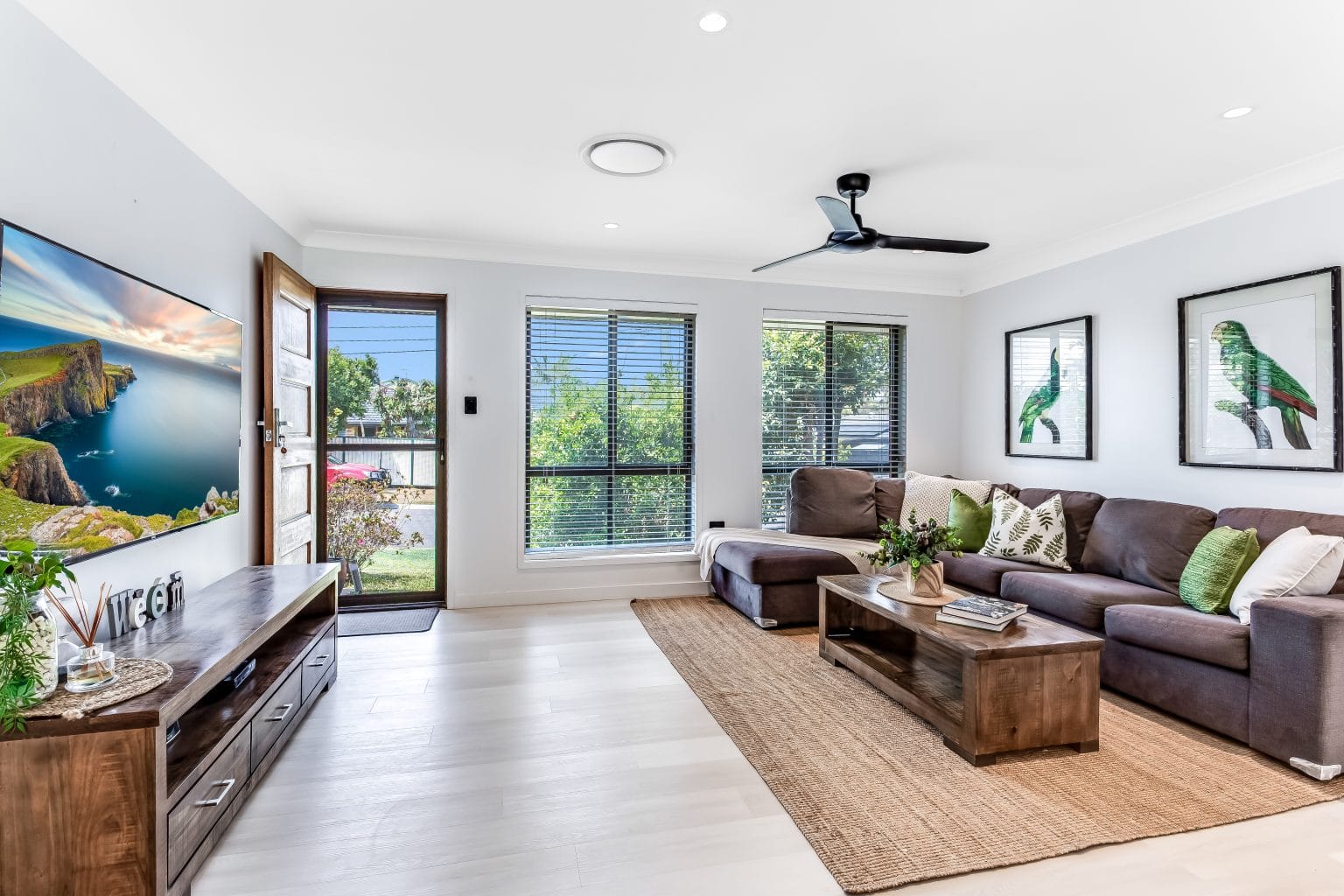 4 Bond Street, ROCHEDALE SOUTH, QLD 4123 AUS