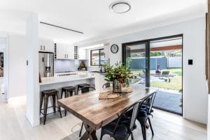 4 Bond Street, ROCHEDALE SOUTH, QLD 4123 AUS