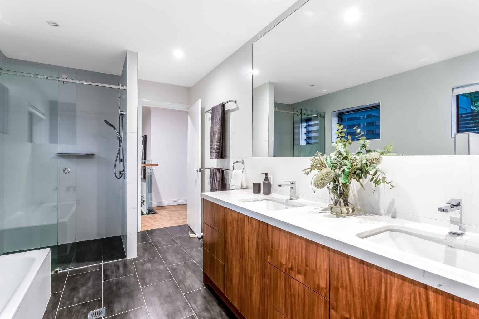 116 Stuartholme Road, BARDON, QLD 4065 AUS
