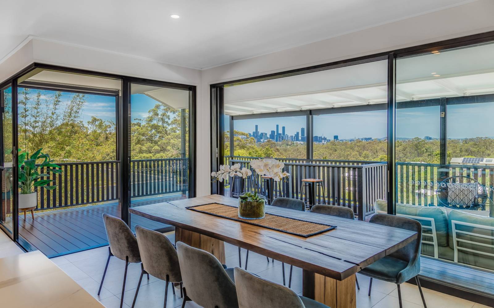 116 Stuartholme Road, BARDON, QLD 4065 AUS