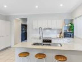 4/98 Joseph Avenue, MOGGILL, QLD 4070 AUS