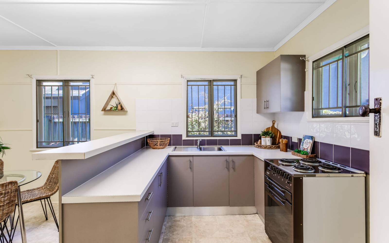 277 Verney Road East, GRACEVILLE, QLD 4075 AUS