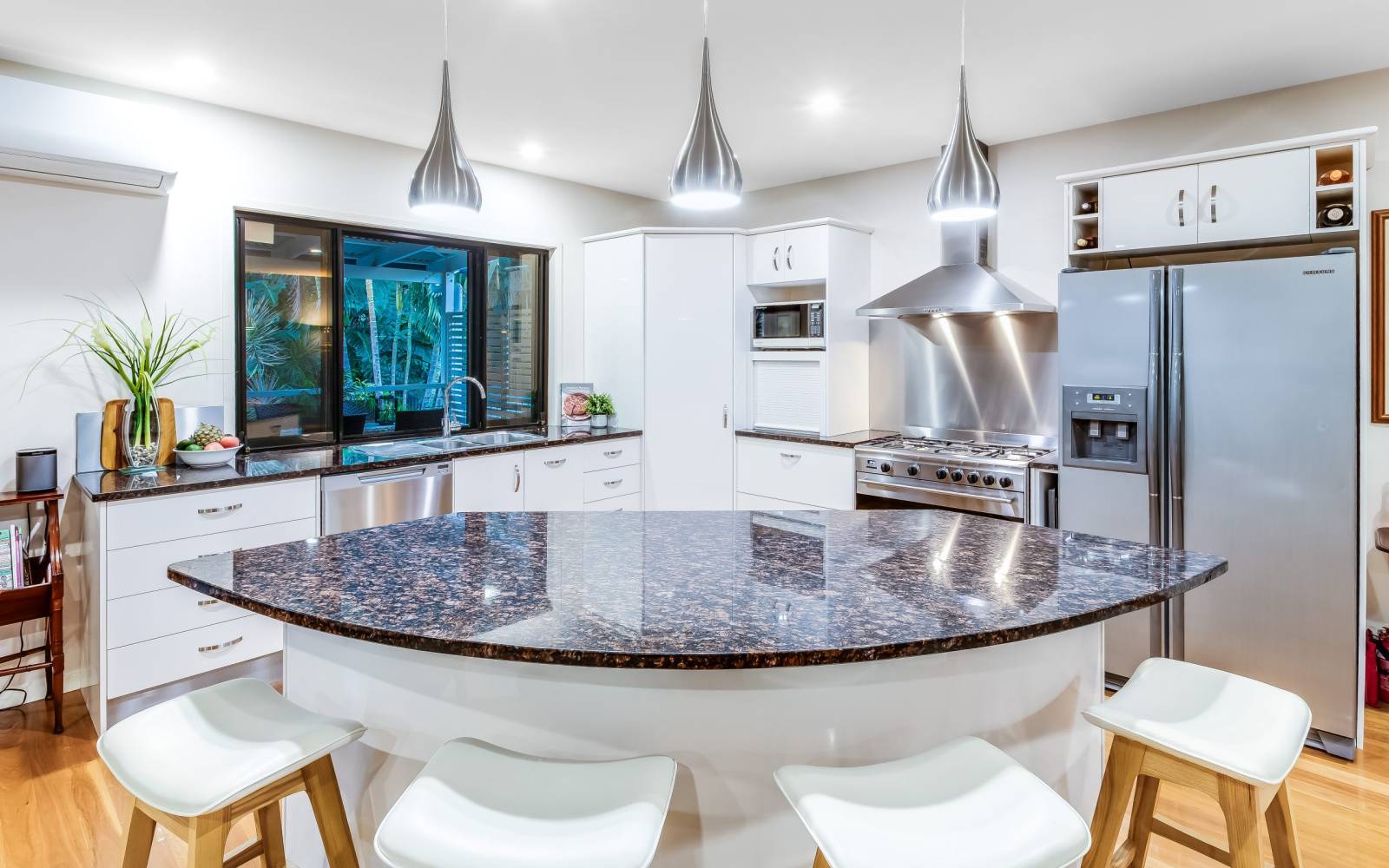 52 Leybourne Street, CHELMER, QLD 4068 AUS