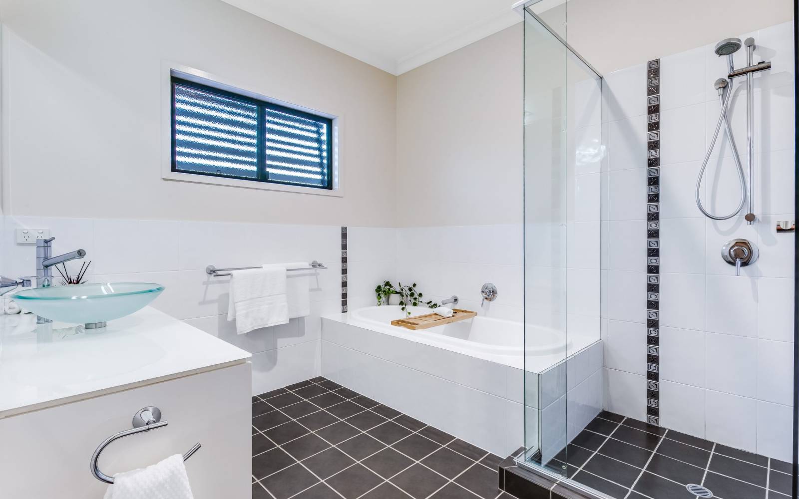 52 Leybourne Street, CHELMER, QLD 4068 AUS