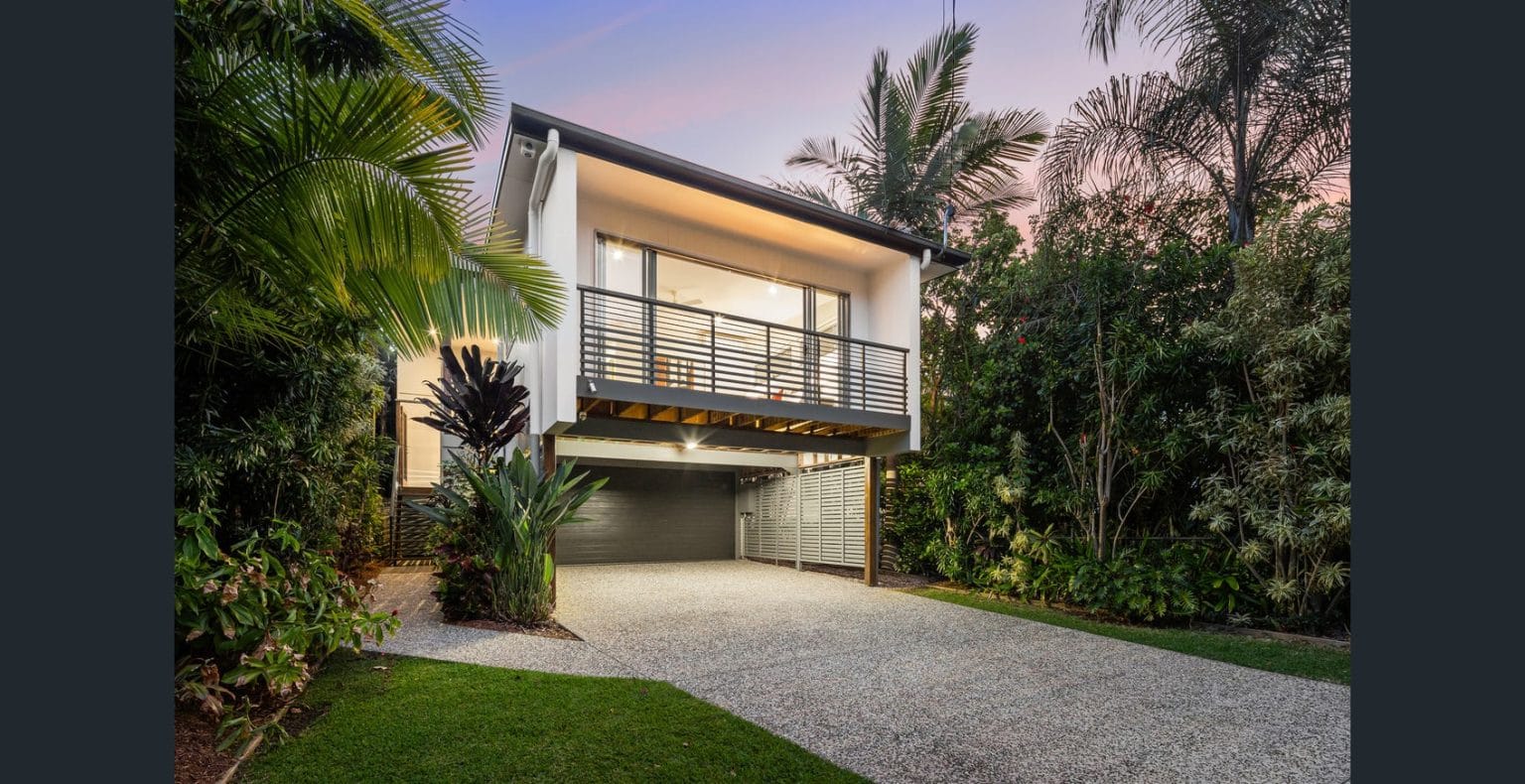 74 Gerler Street, BARDON, QLD 4065 AUS