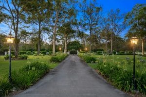 39 Oakridge Street, BURBANK, QLD 4156 AUS