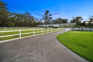 39 Oakridge Street, BURBANK, QLD 4156 AUS
