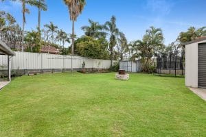 11 Lochore Court, CRESTMEAD, QLD 4132 AUS
