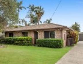 11 Lochore Court, CRESTMEAD, QLD 4132 AUS