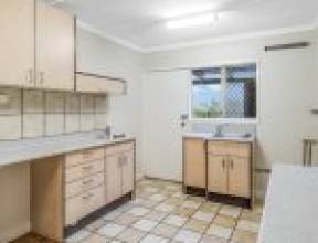 8 Ramor Street, KENMORE, QLD 4069 AUS
