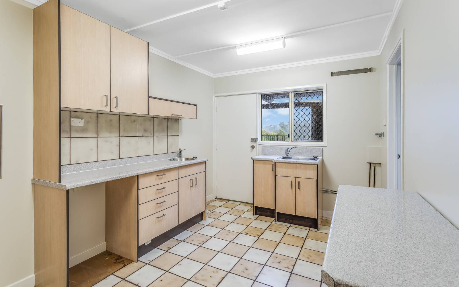 8 Ramor Street, KENMORE, QLD 4069 AUS